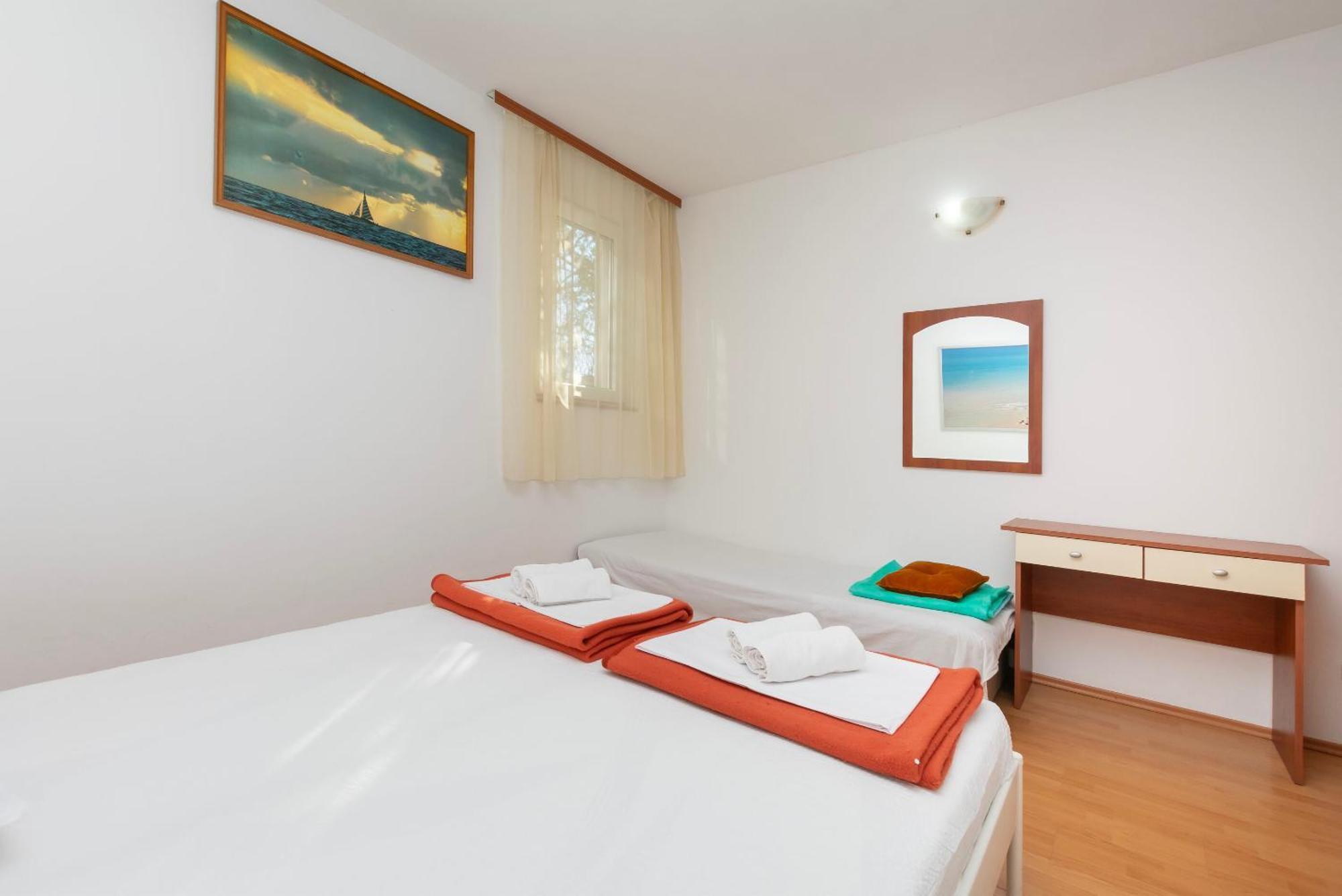 Apartments Ivo - Sea View; Pisak Exteriör bild